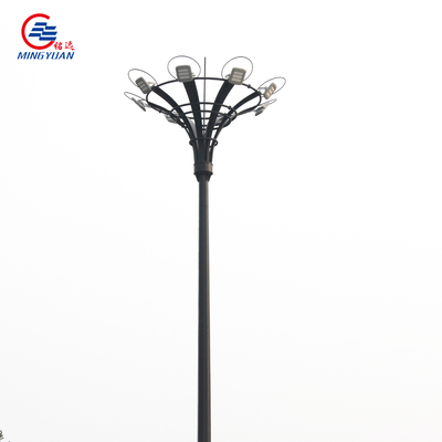 Đèn đường năng lượng mặt trời cao 15-55m Q235b Cực mạ kẽm với hệ thống nâng tự động