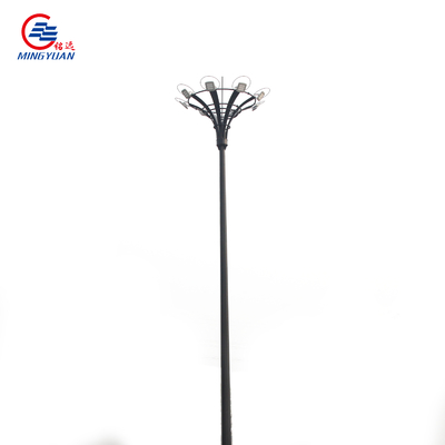 Đèn đường năng lượng mặt trời cao 15-55m Q235b Cực mạ kẽm với hệ thống nâng tự động